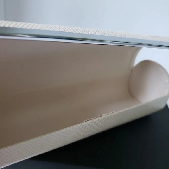 Jimmy Choo Snakeskin Print Magnetic  Closure Eyeglasses Case. - Picture 4 of 8